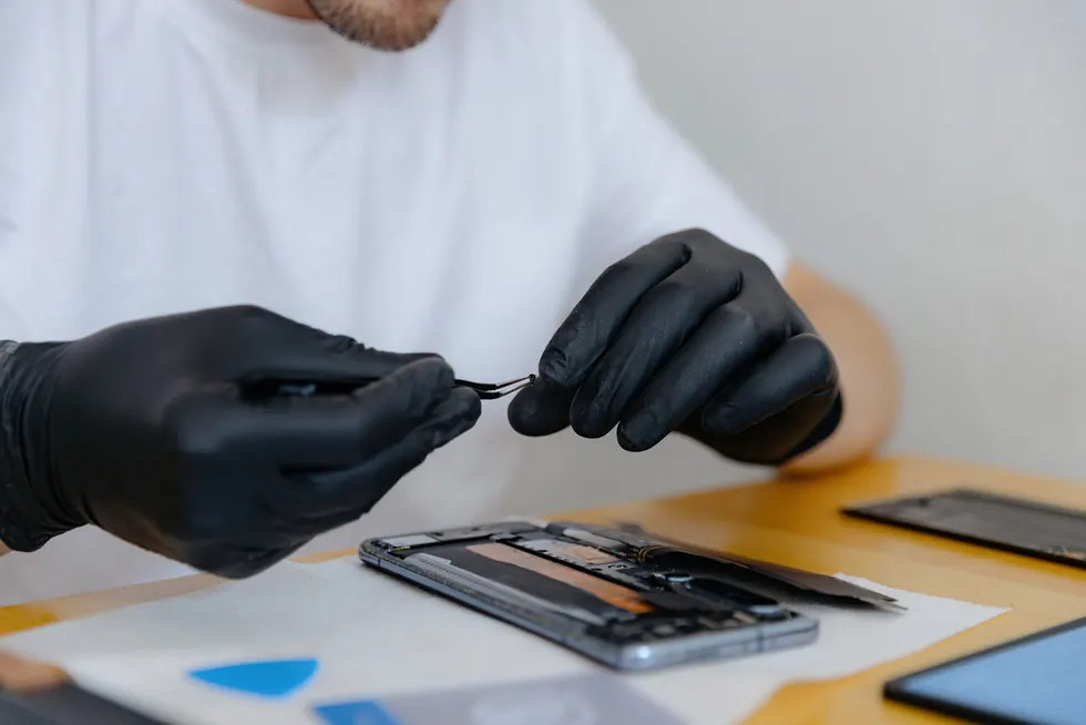 Pourquoi faire appel à un professionnel pour la réparation de votre iPhone?