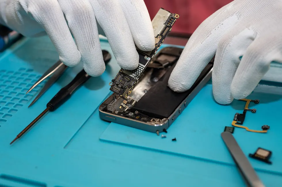 Having your iPhone repaired in Mont-Royal has never been so easy and convenient!