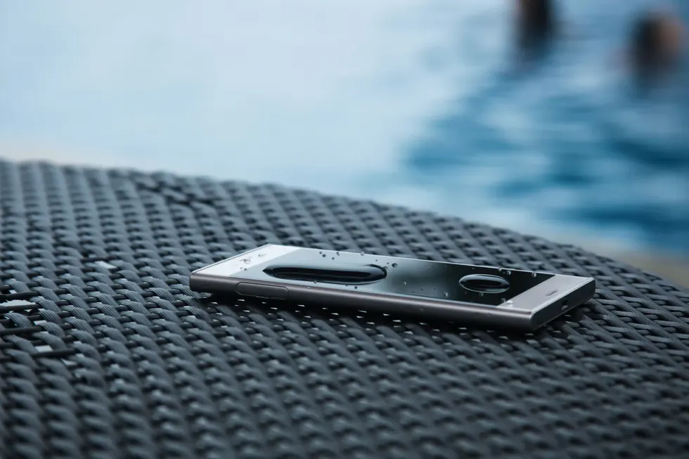 Saving your phone after immersion: A step-by-step guide